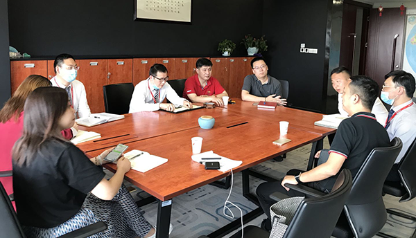 1589358128111443.png 副總經(jīng)理龔勇拜訪祥鵬航空商談航線事宜.png