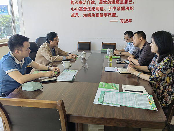 1651026499361165.jpeg 綿陽機(jī)場協(xié)助市商務(wù)局向上海運輸緊急物資1.jpeg