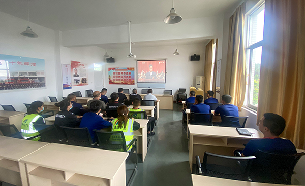 1654051812136737.jpg 綿陽機(jī)場黨員干部職工收聽收看省第十二次黨代會實況直播.jpg