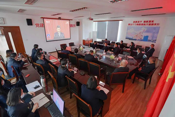 1666750796120704.jpg 綿陽機(jī)場(chǎng)黨員干部職工收聽收看黨的二十大開幕會(huì)1.jpg