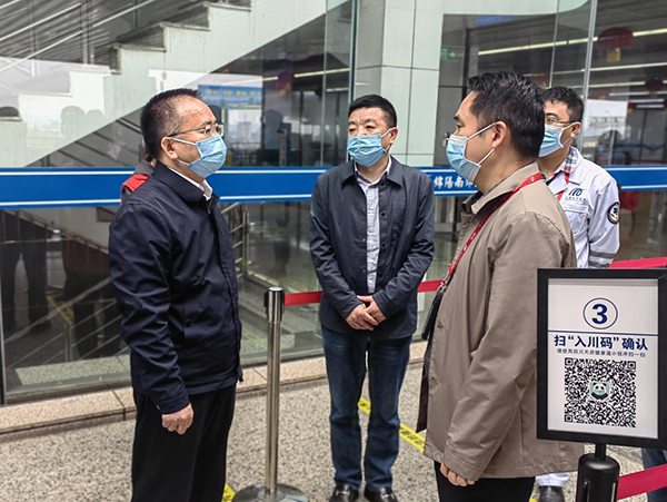 1666753647500889.png 經(jīng)開區(qū)管委會(huì)檢查綿陽機(jī)場疫情防控工作.png