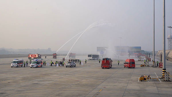 1672197533125226.jpg 綿陽機(jī)場(chǎng)2022年應(yīng)急演練.jpg
